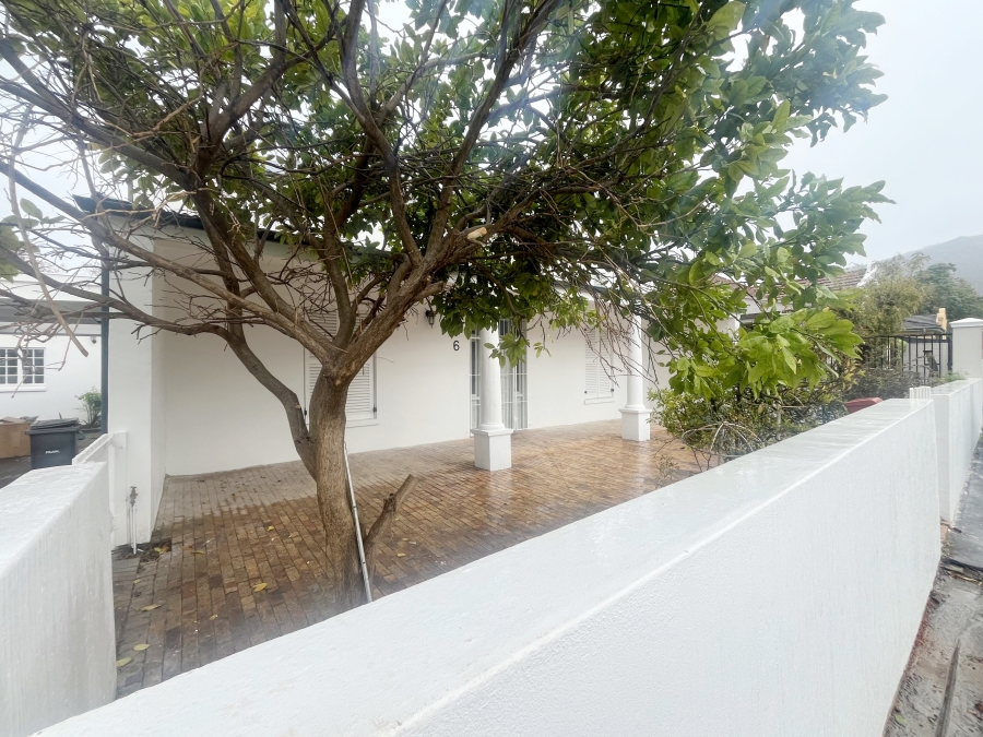 To Let 3 Bedroom Property for Rent in Lemoenkloof Western Cape